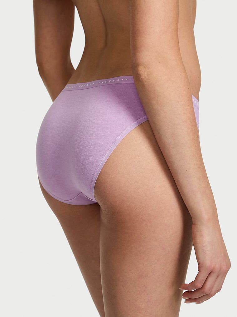 Majtki bawełniane Bikini. Produkt ma kolor purpurowy i pochodzi z kolekcji Victoria's Secret. 