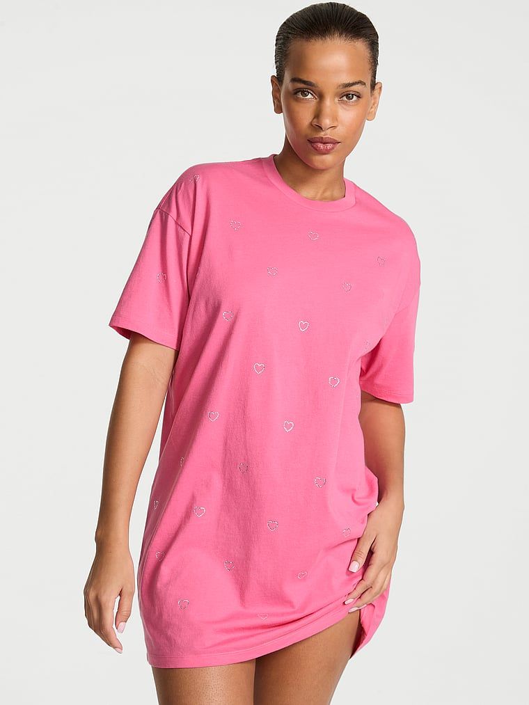 T-shirt bawełniany do spania oversize. Produkt ma kolor różowy i pochodzi z kolekcji Victoria's Secret. 