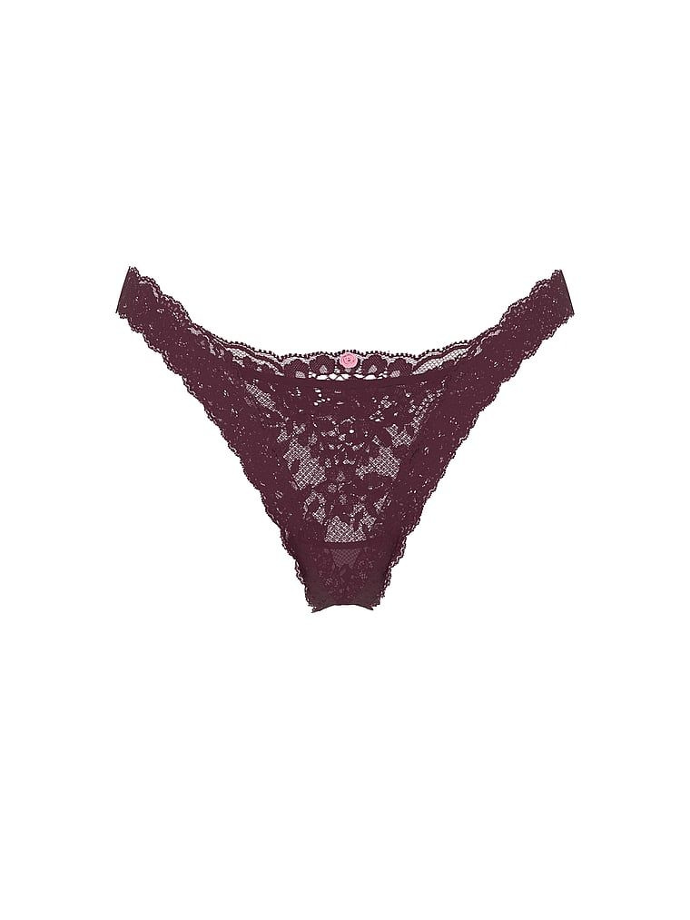 Majtki brazyliany koronkowe Brazilian. Produkt ma kolor purpurowy i pochodzi z kolekcji Dream Angels. 