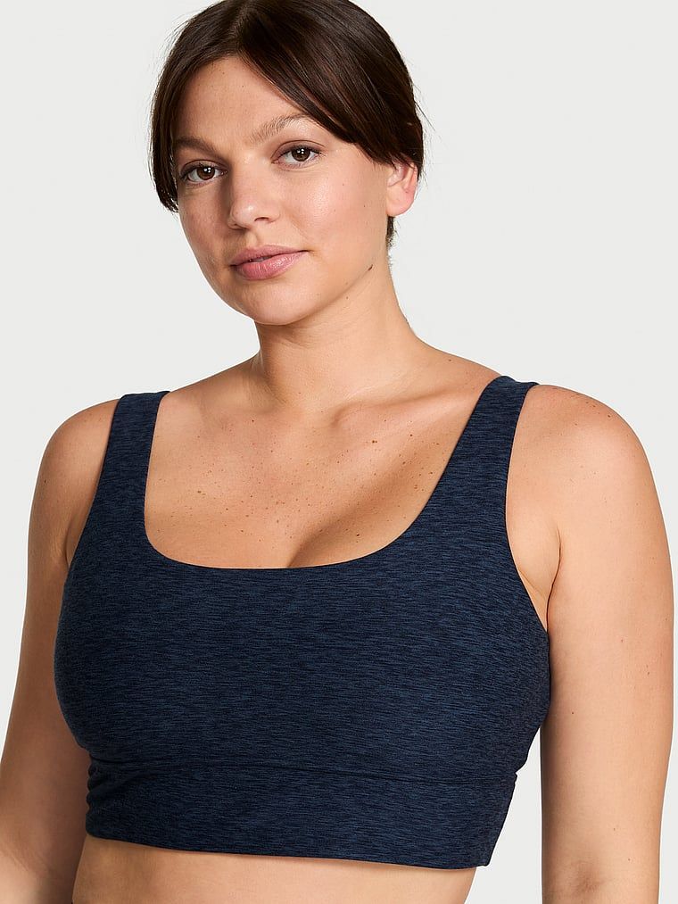 Biustonosz sportowy VSX LUXMarl. Produkt jest wzorzysty i pochodzi z kolekcji VSX. 