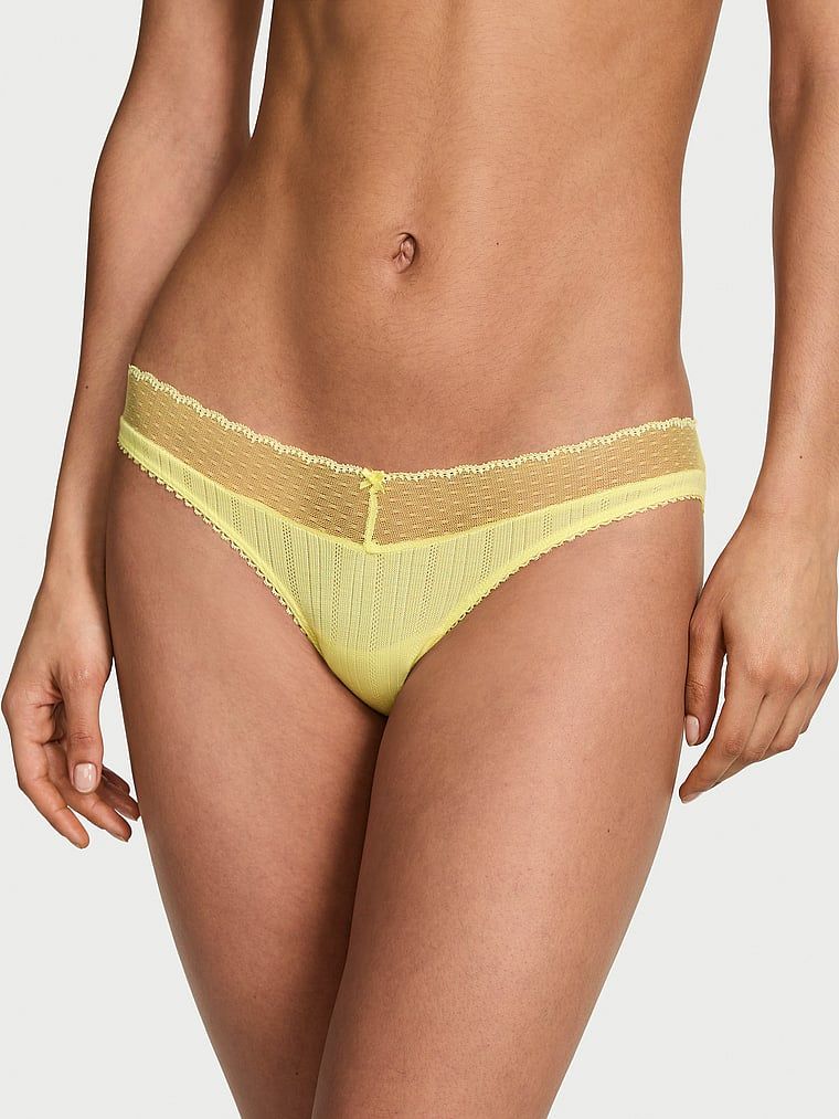 Majtki Lace Pointelle Bikini. Produkt ma kolor żółty i pochodzi z kolekcji Victoria's Secret. 