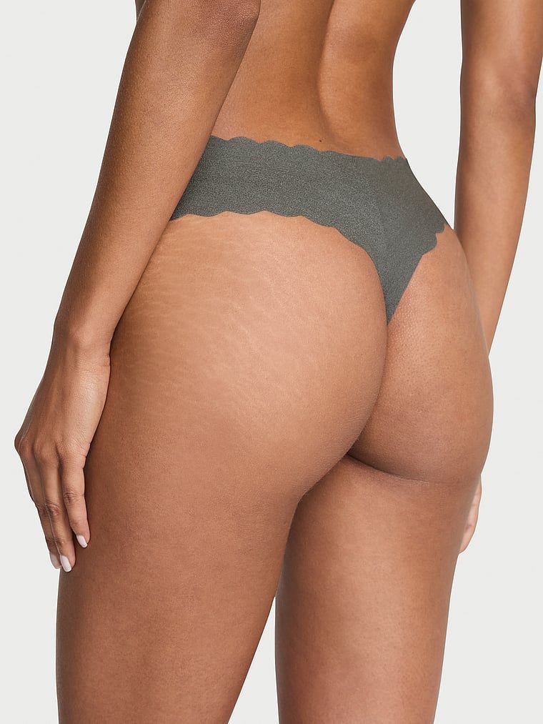 Stringi bezszwowe No-Show. Produkt ma kolor zielony i pochodzi z kolekcji Body by Victoria. 