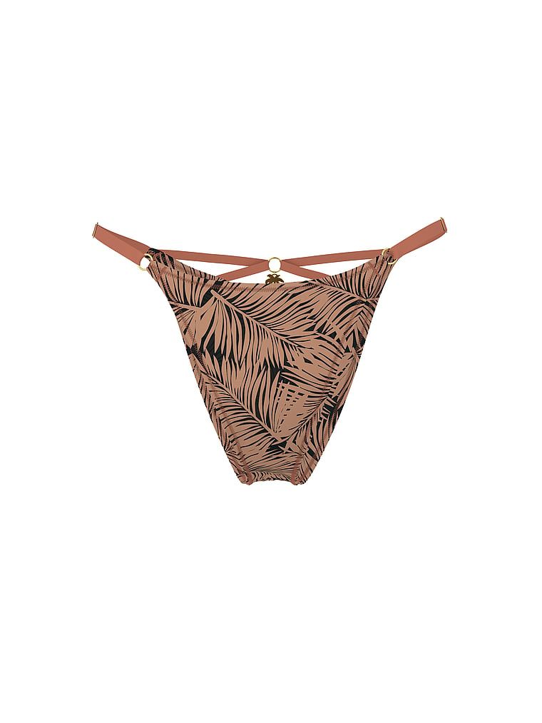 Majtki brazyliany z zawieszką Charm Brazilian. Produkt jest wzorzysty i pochodzi z kolekcji Very Sexy. 