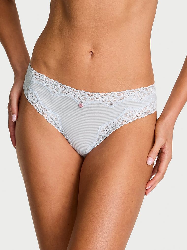 Majtki bawełniane w paseczki z koronką na krawędziach Bikini. Produkt ma kolor niebieski i pochodzi z kolekcji Lace Trim. 