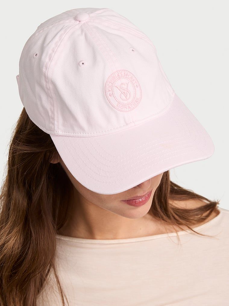 Czapka z daszkiem VSX. Produkt ma kolor różowy i pochodzi z kolekcji Victoria's Secret. 