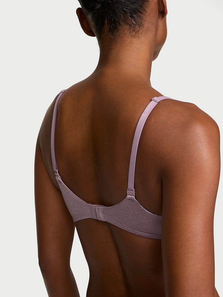 Biustonosz lekko usztywniany Demi. Produkt ma kolor różowy i pochodzi z kolekcji Body by Victoria. 