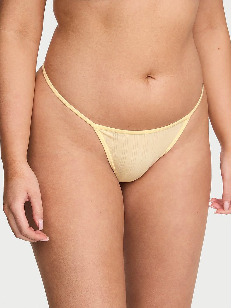 Stringi z modalu SoSoft Ultra-Fine. Produkt ma kolor żółty i pochodzi z kolekcji Victoria's Secret. 