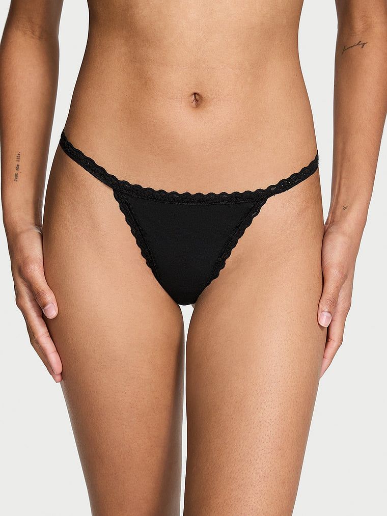 Stringi bawełniane z koronką Lace-Trim. Produkt ma kolor czarny i pochodzi z kolekcji Lacie. 