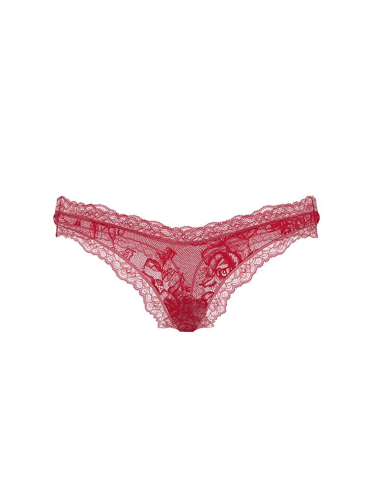 Stringi koronkowe z wysoko wyciętymi nogawkami Rose Lace. Produkt ma kolor czerwony i pochodzi z kolekcji Very Sexy. 