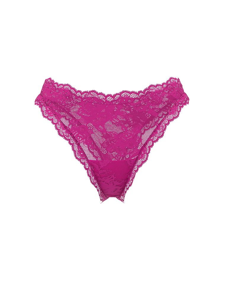 Stringi koronkowe z wysoko wyciętymi nogawkami Rose Lace. Produkt jest wielokolorowy i pochodzi z kolekcji Very Sexy. 