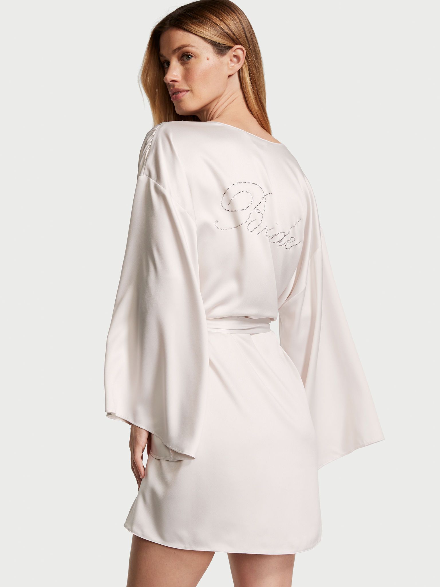 Victoria's Secret Szlafrok dla panny młodej z napisem Bride
