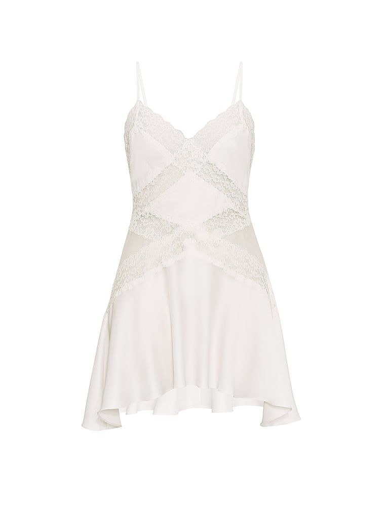 Koszulka nocna satynowa z koronką Lace and Satin Flounce Slip. Produkt ma kolor biały i pochodzi z kolekcji Dream Angels. 