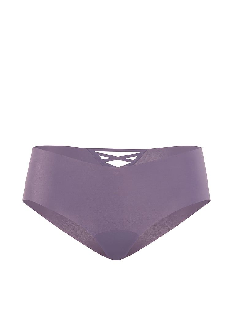 Majtki bezszwowe z paseczkami z tyłu No-Show Strappy Cheeky. Produkt ma kolor fioletowy i pochodzi z kolekcji No-Show. 