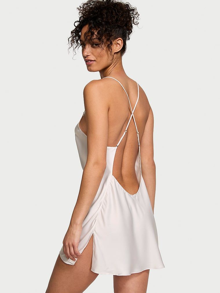 Victoria's Secret Koszulka nocna satynowa na cienkich ramiączkach odsłaniająca plecy Open-Back Slip