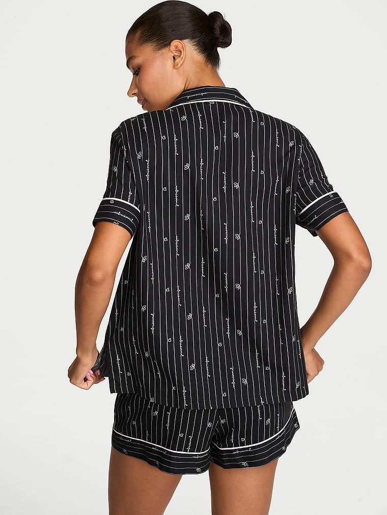 Flanelowa piżama z szortami. Produkt ma kolor wzorzysty i pochodzi z kolekcji Victoria's Secret. 