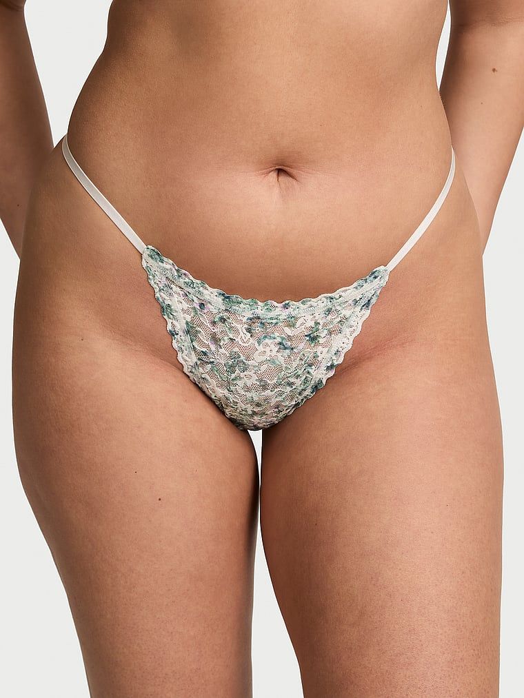 Stringi koronkowe Blossom. Produkt ma wzór kwiatowy i pochodzi z kolekcji Lacie. 