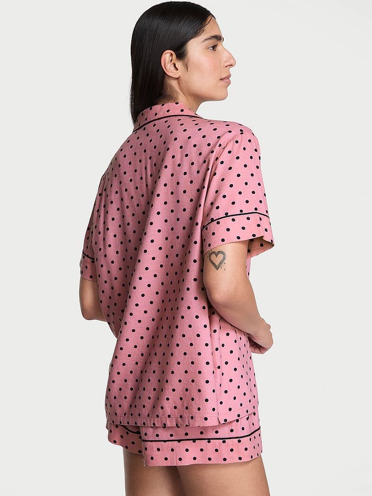Flanelowa piżama z szortami. Produkt jest wzorzysty i pochodzi z kolekcji Victoria's Secret. 