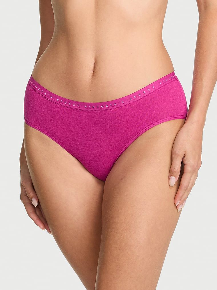 Majtki bawełniane Hiphugger. Produkt ma kolor różowy i pochodzi z kolekcji Victoria's Secret. 
