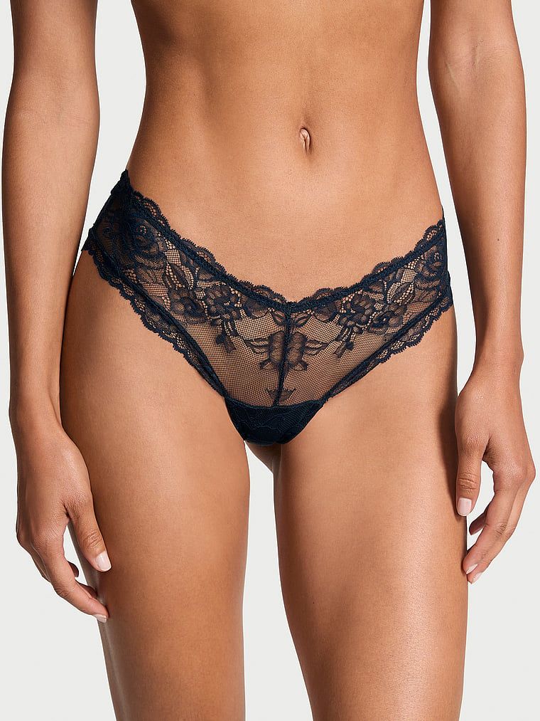 Majtki koronkowe z wysoko wyciętymi nogawkami Rose Lace Cheeky. Produkt ma kolor niebieski i pochodzi z kolekcji Very Sexy. 