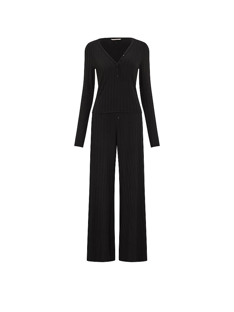 Piżama z modalu SoSoft. Produkt ma kolor czarny i pochodzi z kolekcji Victoria's Secret. 
