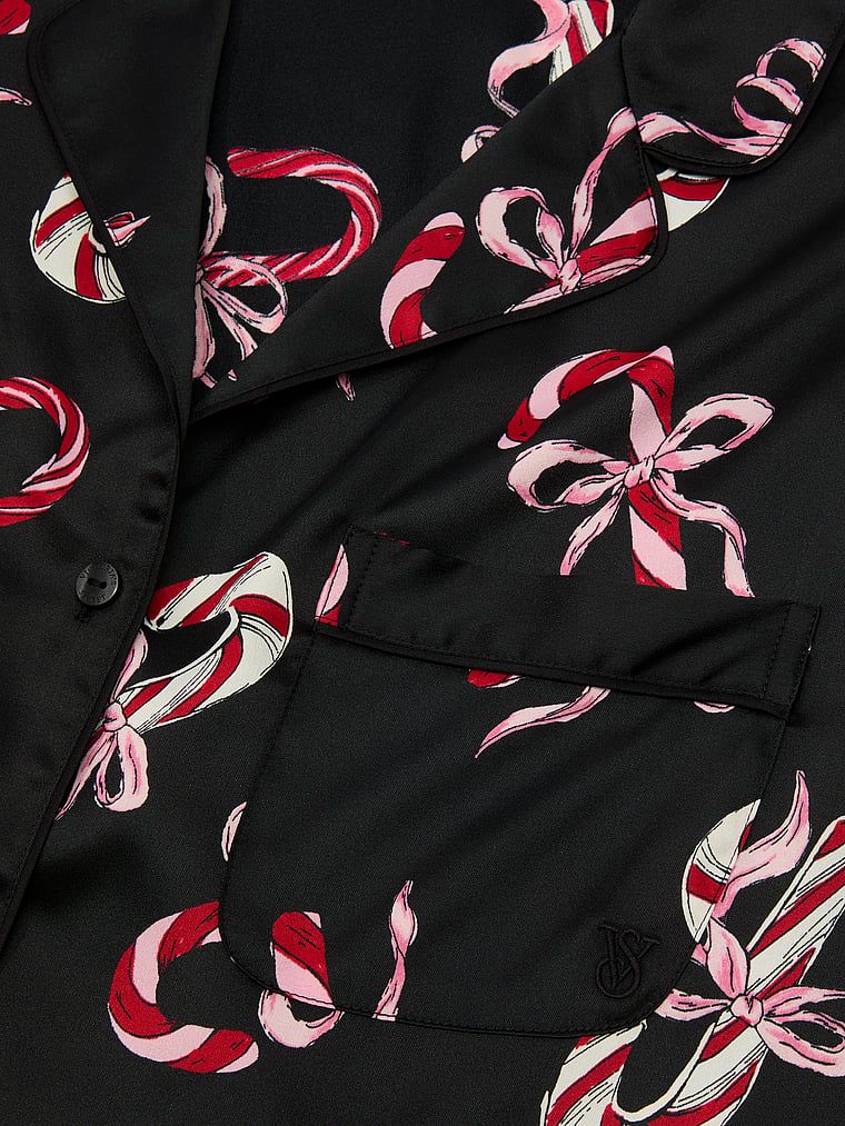 Piżama satynowa błyszcząca z długimi rękawami Glazed Satin. Produkt jest wzorzysty i pochodzi z kolekcji Victoria's Secret. 