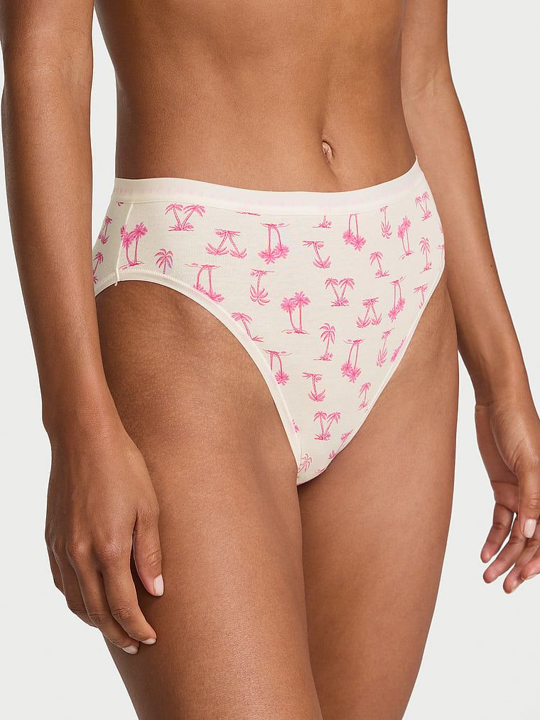 Majtki bawełniane figi z wysoko wyciętymi nogawkami High-Leg Brief. Produkt jest wzorzysty i pochodzi z kolekcji Victoria's Secret. 