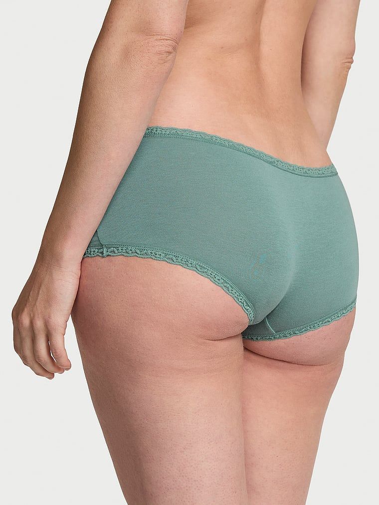 Majtki bawełniane szorty z koronką na krawędziach Lace-Trim Boyshort. Produkt ma kolor zielony i pochodzi z kolekcji Lace Trim. 