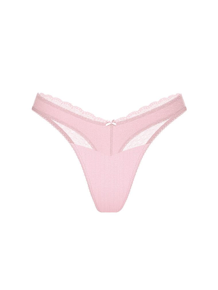 Stringi z wysoko wyciętymi nogawkami Lace Pointelle. Produkt ma kolor różowy i pochodzi z kolekcji Victoria's Secret. 