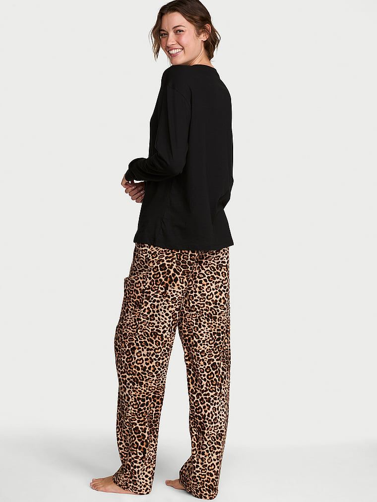 Piżama flanelowa długa Tee-Jama. Produkt ma kolor czarny i pochodzi z kolekcji Victoria's Secret. 