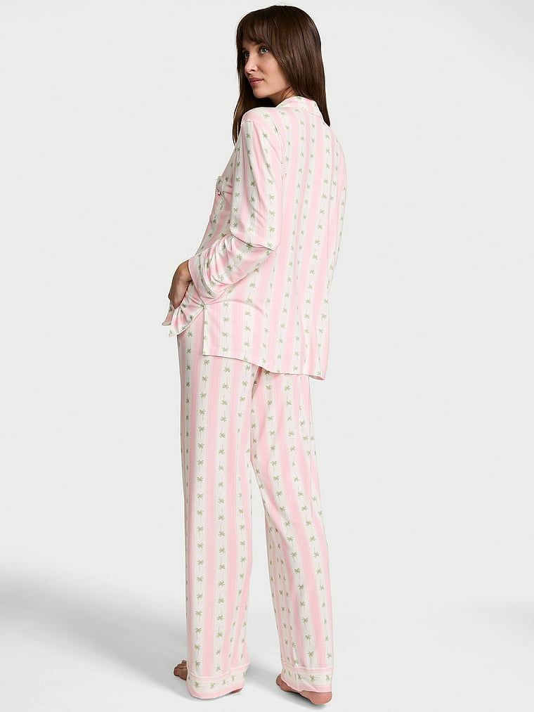 Długa piżama z modalu SoSoft. Produkt jest wzorzysty i pochodzi z kolekcji Victoria's Secret. 
