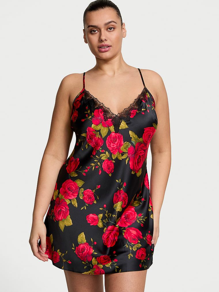 Koszulka nocna satynowa Satin and Rose Slip. Produkt ma kolor kwiatowy i pochodzi z kolekcji Victoria's Secret. 