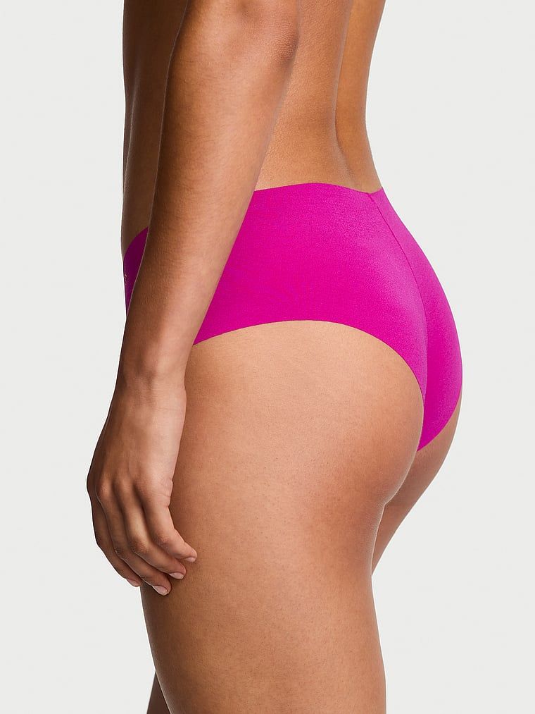 Majtki bezszwowe No-Show Cheeky. Produkt ma kolor purpurowy i pochodzi z kolekcji No-Show. 