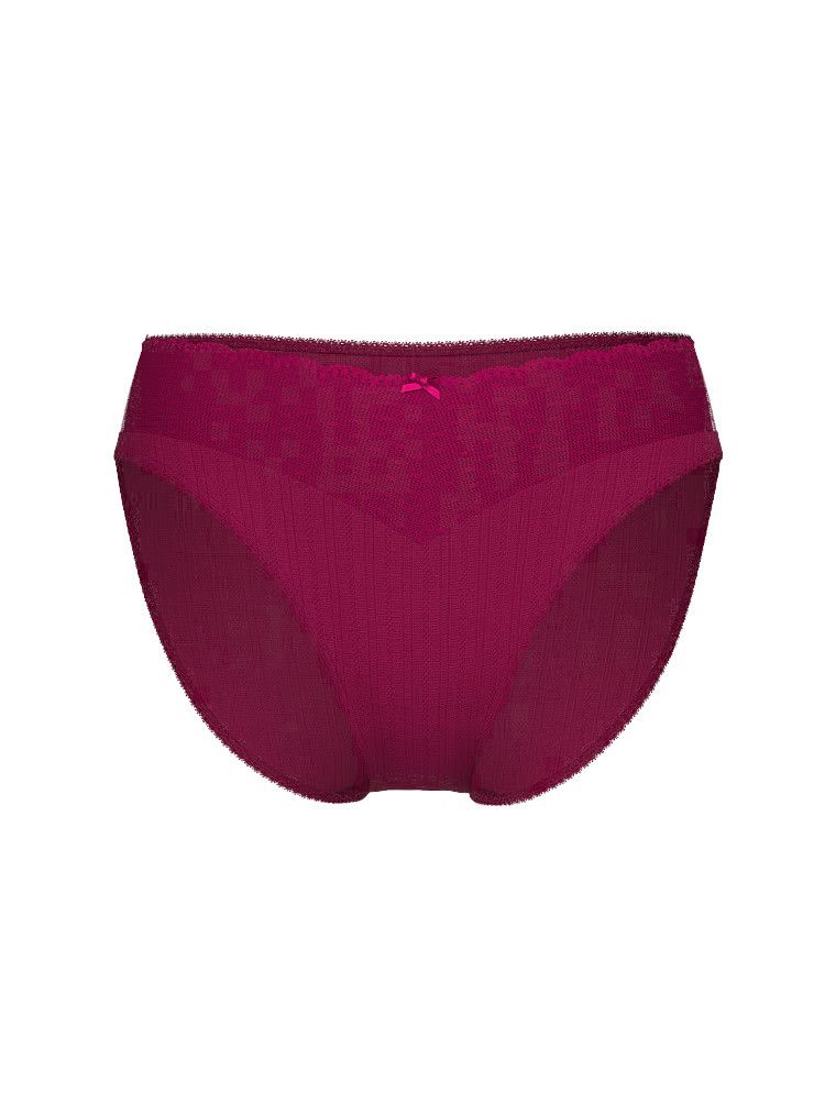 Majtki figi z wysoko wyciętymi nogawkami Lace Pointelle. Produkt ma kolor różowy i pochodzi z kolekcji Body by Victoria. 