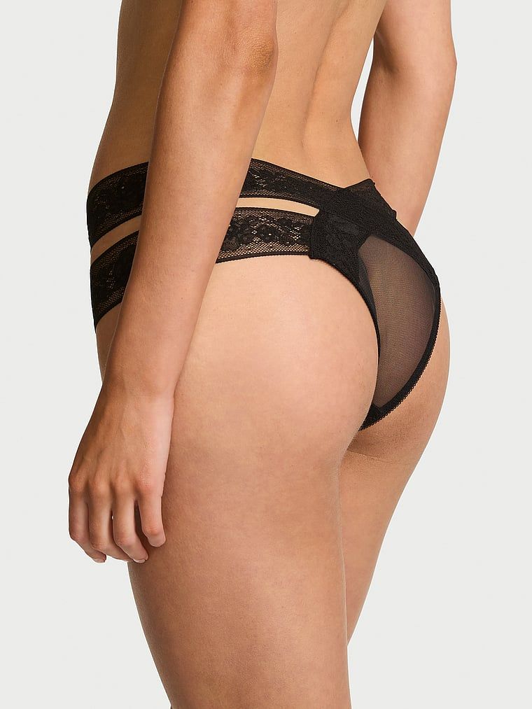 Majtki z wycięciami i z koronką Strappy Cut-Out Cheeky. Produkt ma kolor czarny i pochodzi z kolekcji Very Sexy. 