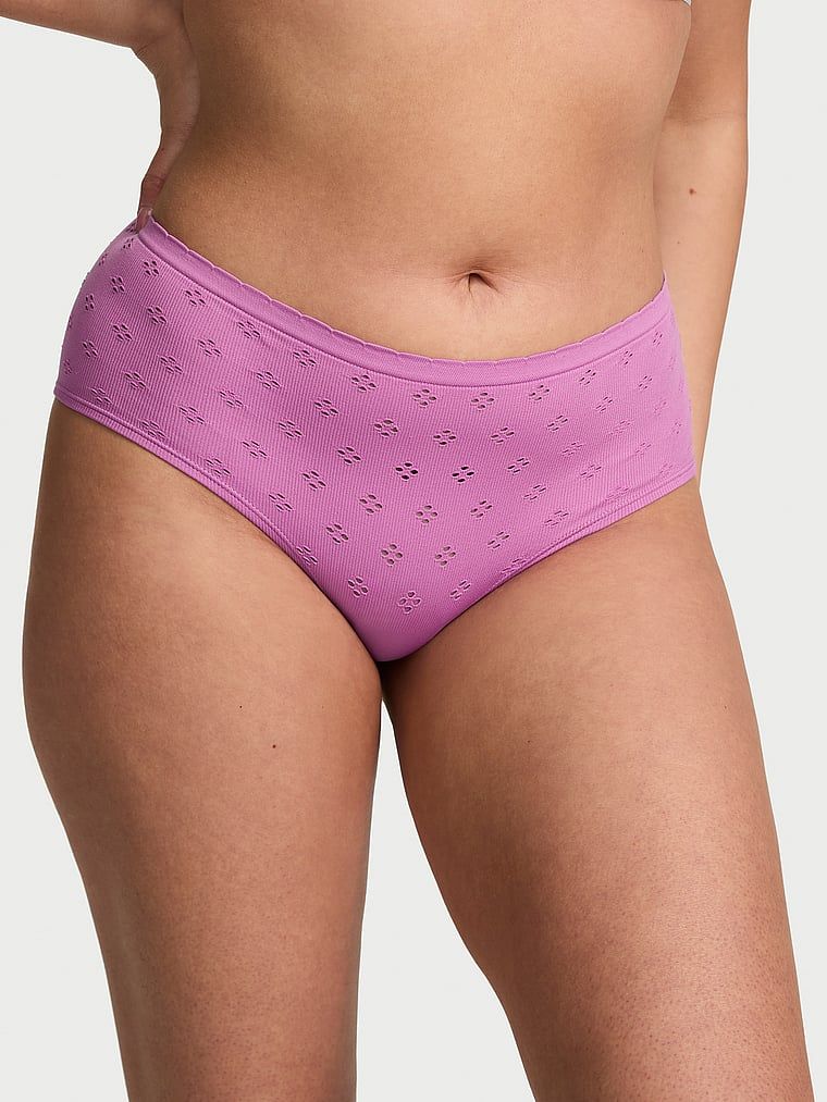 Majtki Seamless Eyelet Hiphugger. Produkt ma kolor purpurowy i pochodzi z kolekcji Seamless. 