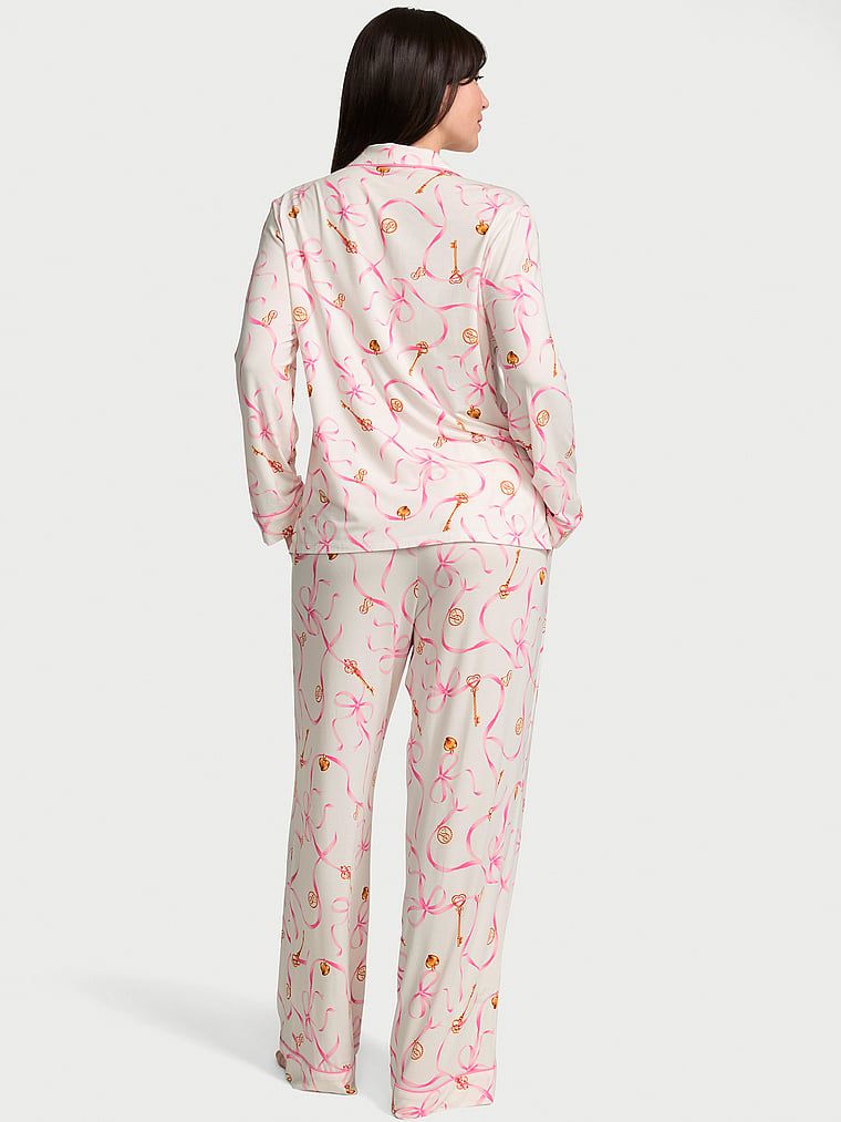 Piżama z modalu SoSoft. Produkt ma kolor wzorzysty i pochodzi z kolekcji Victoria's Secret. 