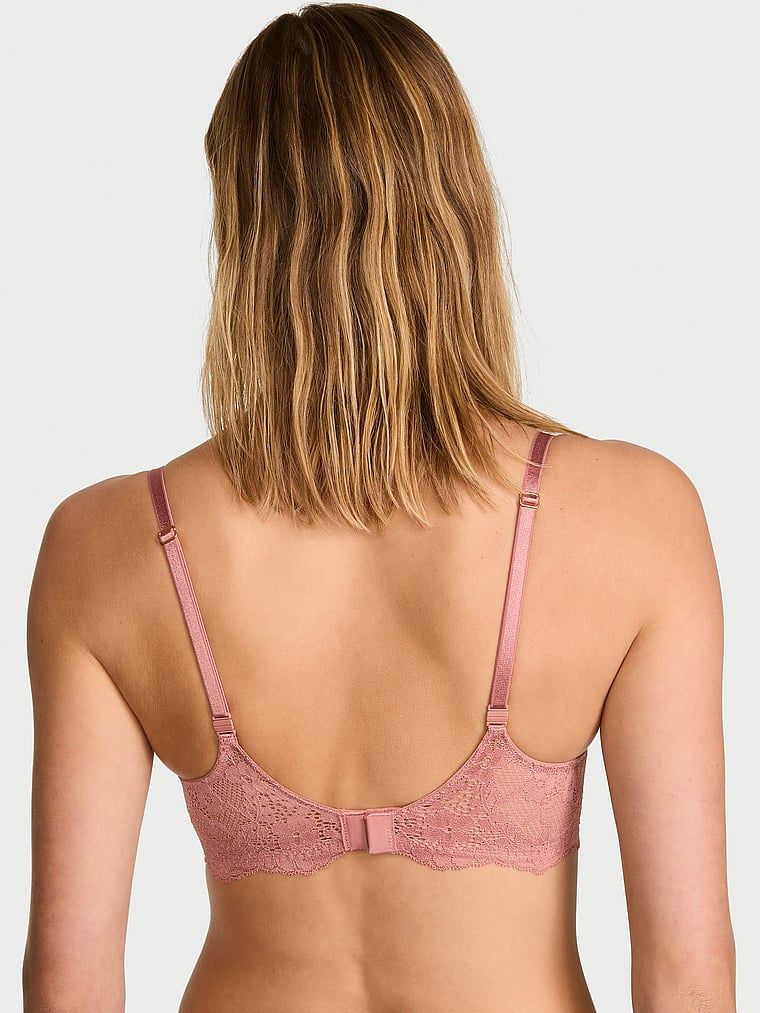 Biustonosz lekko usztywniany z koronką Lace Demi. Produkt jest wzorzysty i pochodzi z kolekcji Dream Angels. 