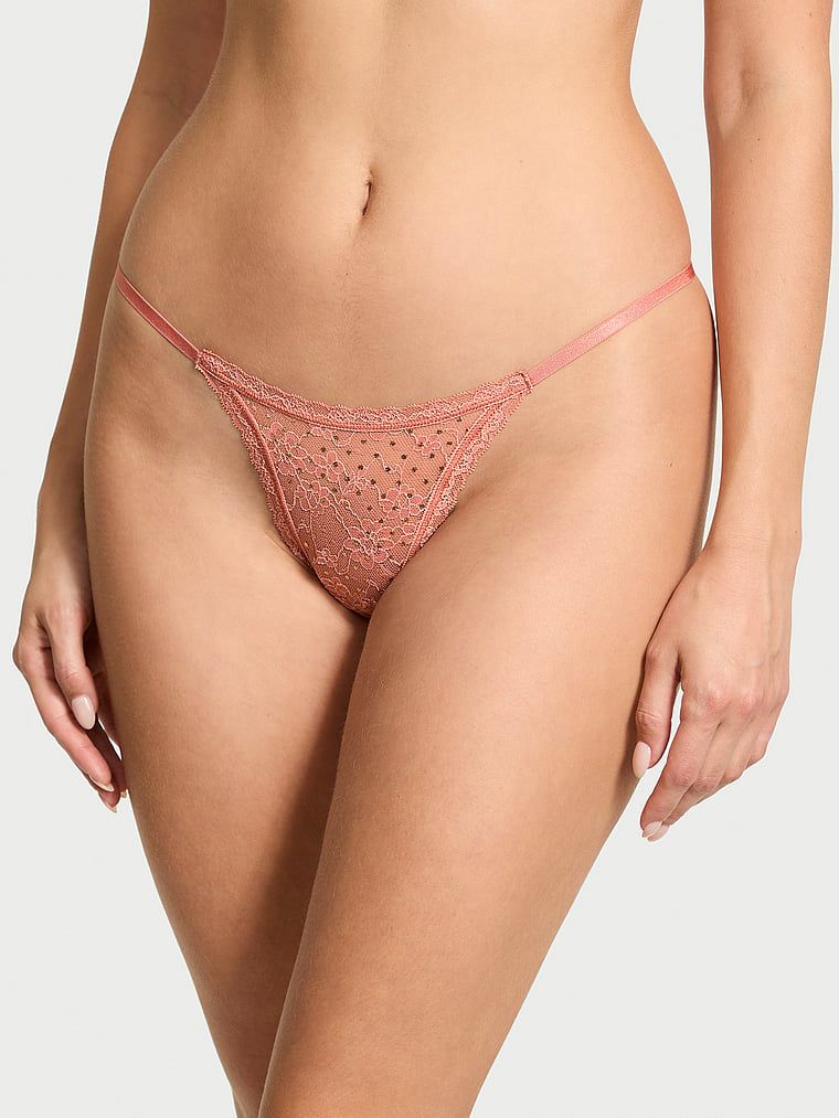 Stringi koronkowe Lace. Produkt jest wzorzysty i pochodzi z kolekcji Lacie. 