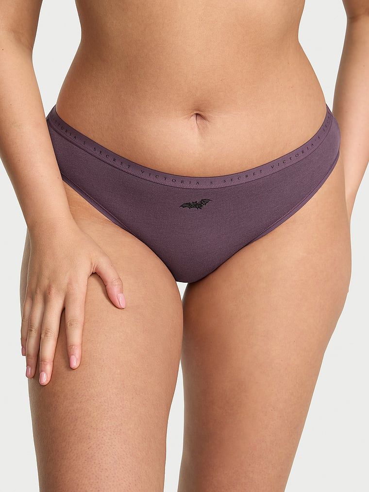Majtki bawełniane Bikini. Produkt ma kolor purpurowy i pochodzi z kolekcji Victoria's Secret. 