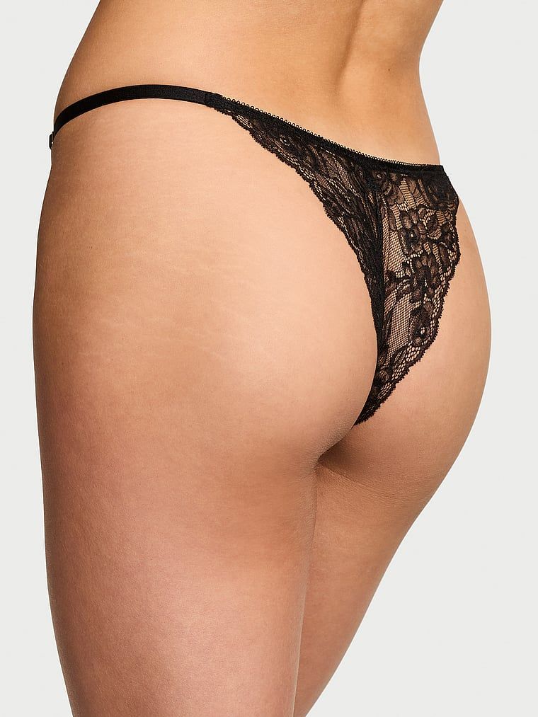 Majtki brazyliany koronkowe z regulowanymi paseczkami Rose Lace Brazilian. Produkt ma kolor czarny i pochodzi z kolekcji Very Sexy. 