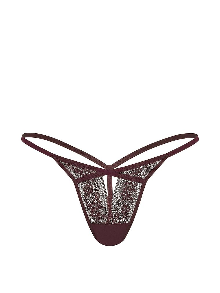Stringi z wycięciem i z koronką Strappy Cut-Out. Produkt ma kolor fioletowy i pochodzi z kolekcji Very Sexy. 