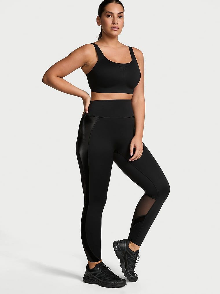 Legginsy VSX Pieced Liquid Shine. Produkt ma kolor czarny i pochodzi z kolekcji VSX. 