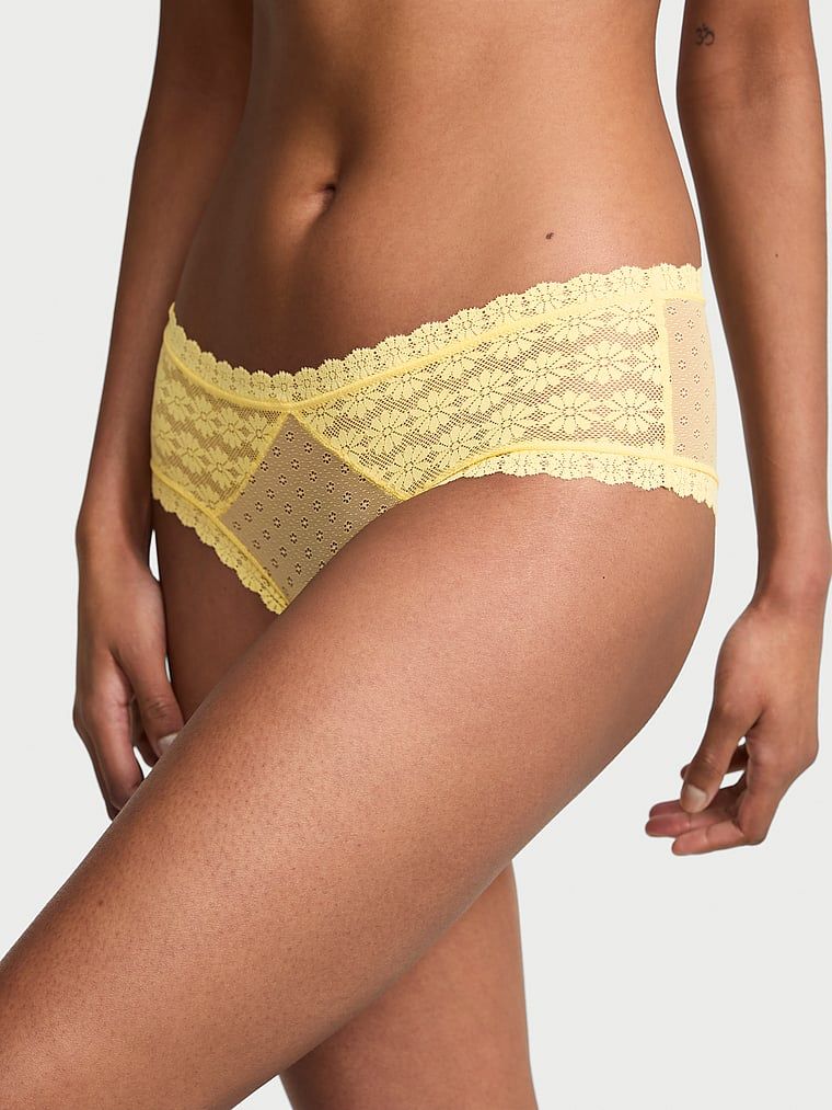 Majtki koronkowe Daisy Cheeky. Produkt ma kolor żółty i pochodzi z kolekcji Lacie. 