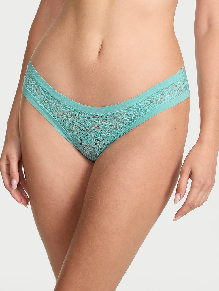 Stringi koronkowe No-Show Lace. Produkt ma kolor niebieski i pochodzi z kolekcji No-Show. 