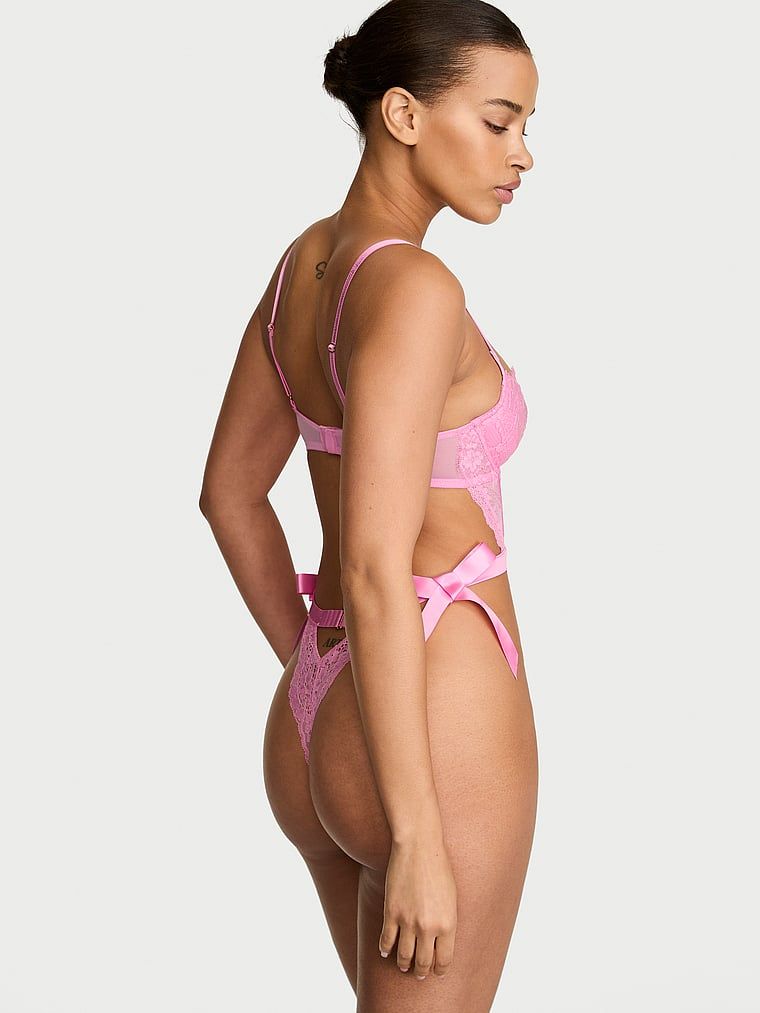 Body nieusztywniane koronkowe Wicked. Produkt ma kolor różowy i pochodzi z kolekcji Dream Angels. 