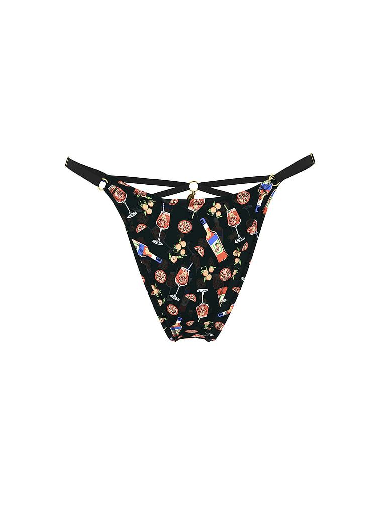 Majtki brazyliany z zawieszką Charm Brazilian. Produkt jest wzorzysty i pochodzi z kolekcji Very Sexy. 