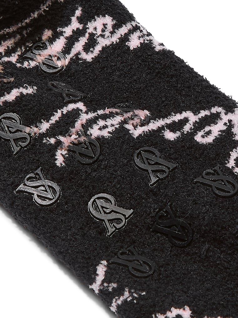Skarpetki Marshmallow. Produkt jest wzorzysty i pochodzi z kolekcji Victoria's Secret. 