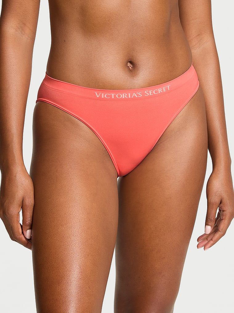 Majtki bezszwowe Seamless Bikini. Produkt ma kolor pomarańczowy i pochodzi z kolekcji Seamless. 