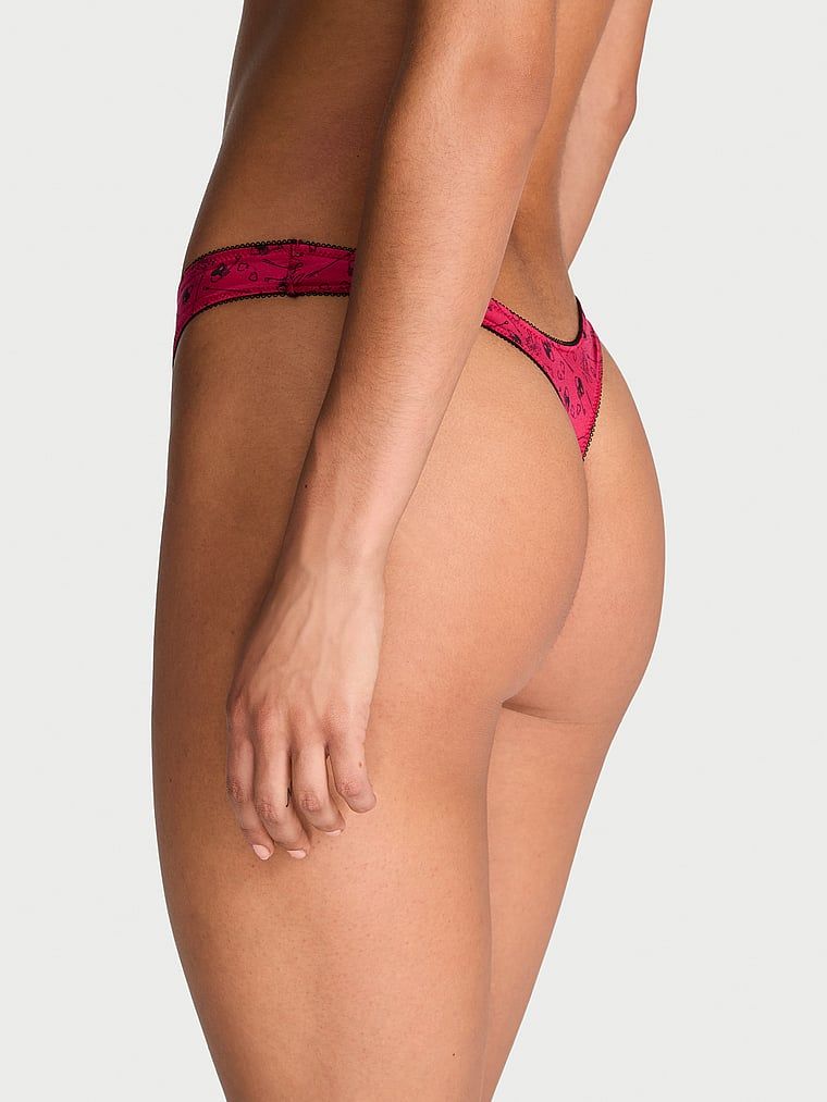 Stringi z wysoko wyciętymi nogawkami Smooth Micro. Produkt jest wzorzysty i pochodzi z kolekcji Very Sexy. 