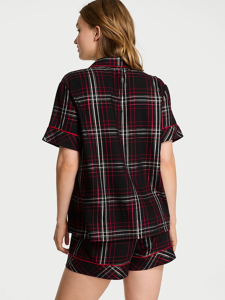 Flanelowa piżama z szortami. Produkt jest wzorzysty i pochodzi z kolekcji Victoria's Secret. 